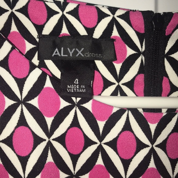 Patterned Dress - Picture 3 of 3